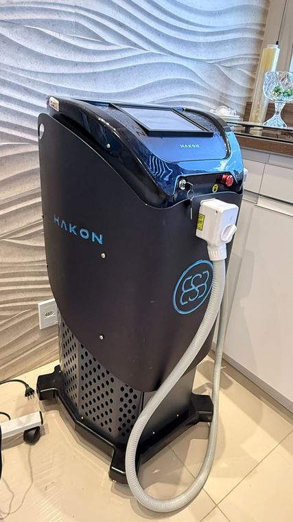 Equipamento de depilação a laser